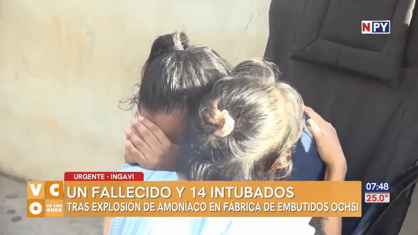 Familiares del joven fallecido. Foto: Captura.