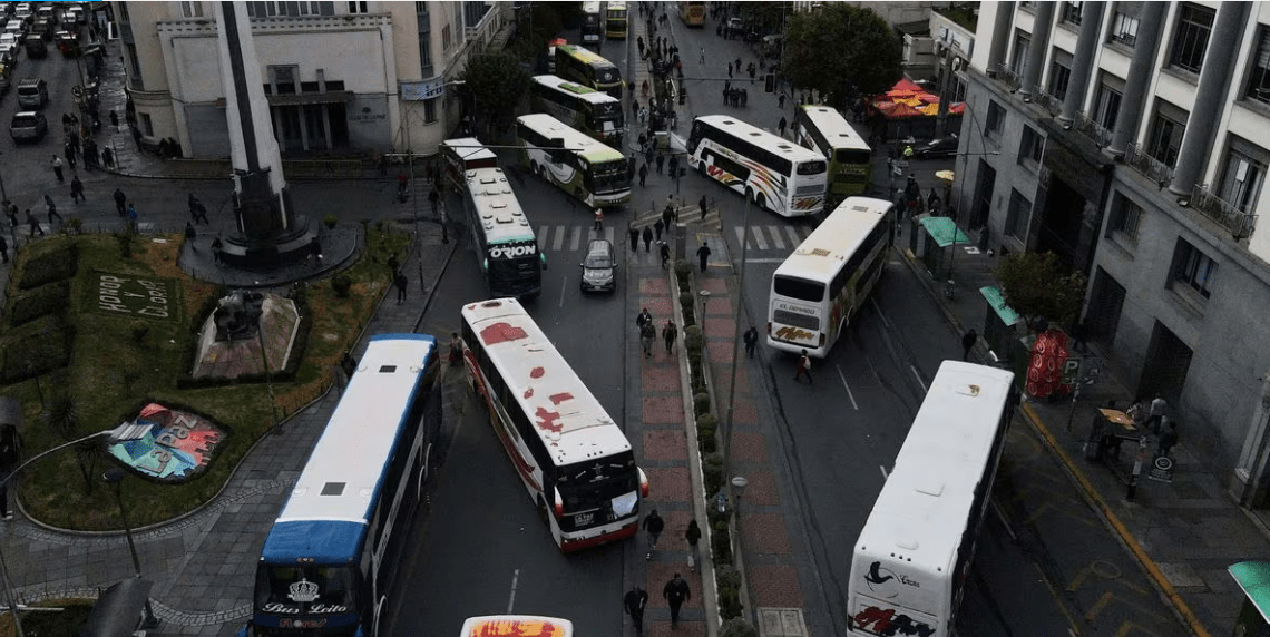 Bloque de las calles de La Paz,Bolivia. Foto: El País.