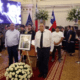 Mineros rescatados rindieron homenaje a Piñera. Foto: Infobae.