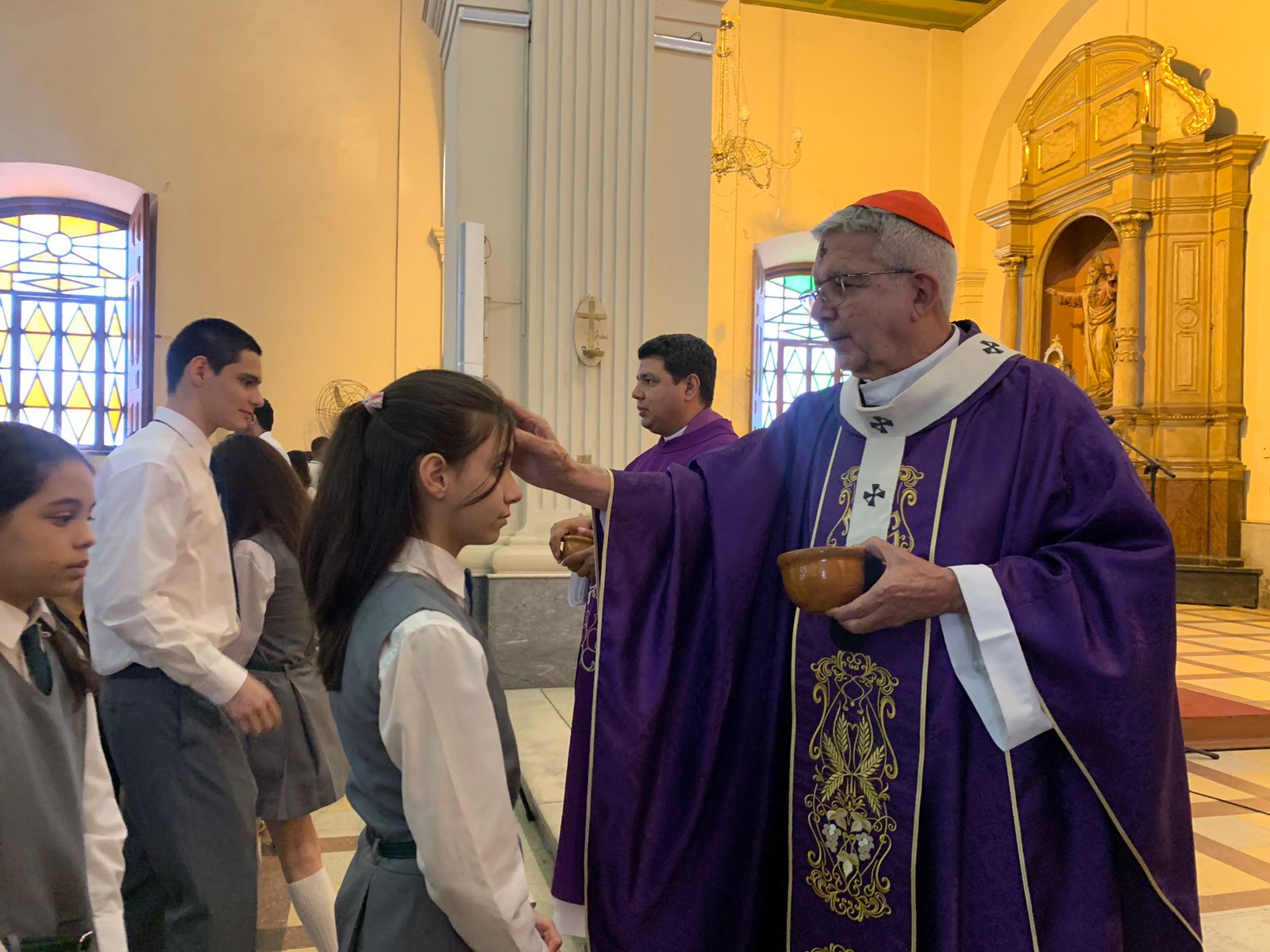 Cardenal Adalberto Martínez en la Catedral Metropolitana de Asunción. Foto: Gentileza.