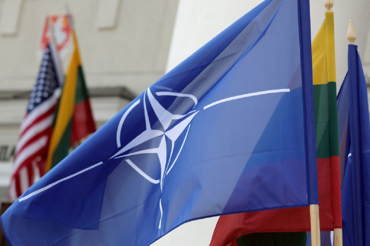 Bandera de la OTAN. Foto: CNN.