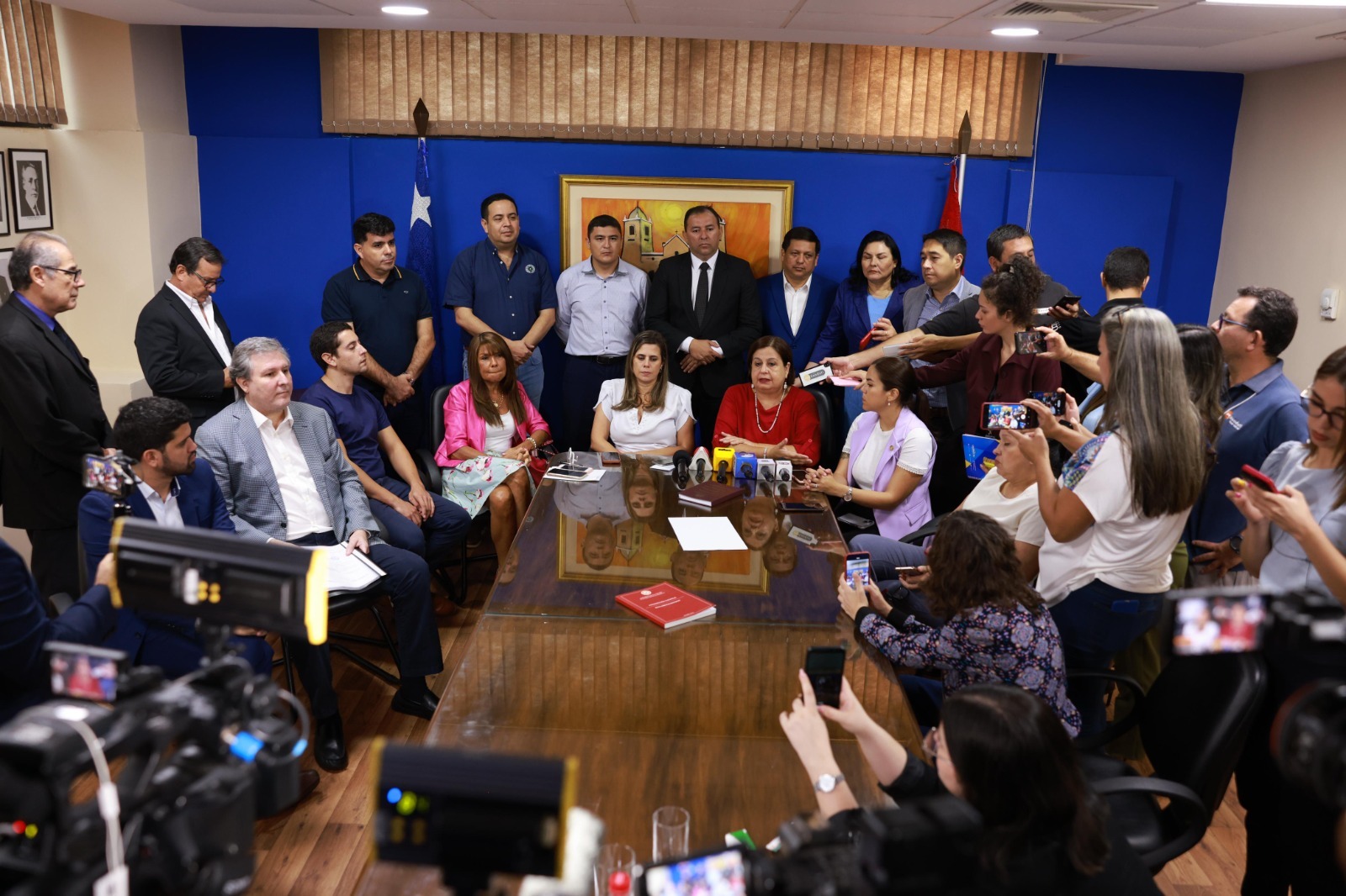 Sectores de la oposición se unieron contra expulsión de Kattya González del Senado. Foto: Archivo.