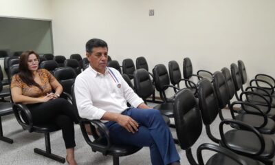 El ministro de la Corte Suprema de Justicia Víctor Ríos estuvo presente en la sala del juicio contra Torres Romero. Foto: Radio 1000.