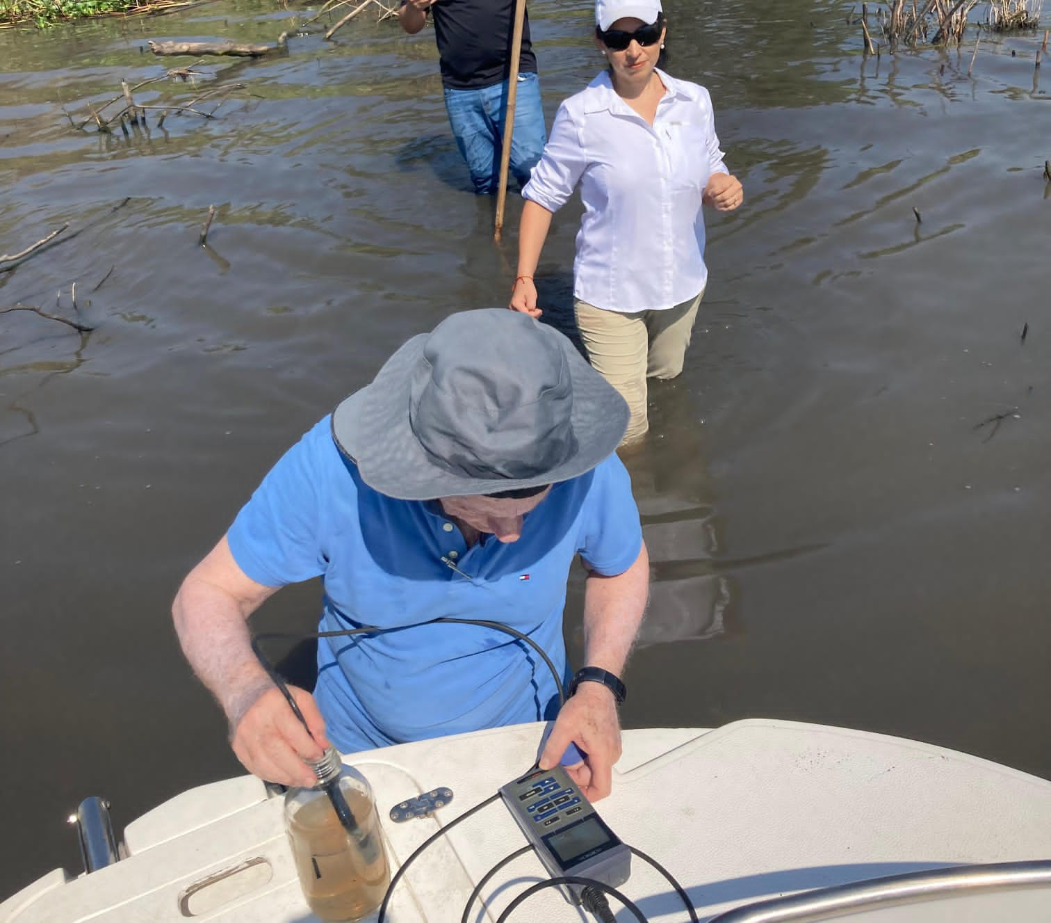 Preparan informe sobre la situación del lago Ypacaraí para primera misión de exploración del BID. Foto: MOPC.