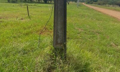 Columna mortal que electrocutó a joven en Encarnación. Foto: Gentileza.