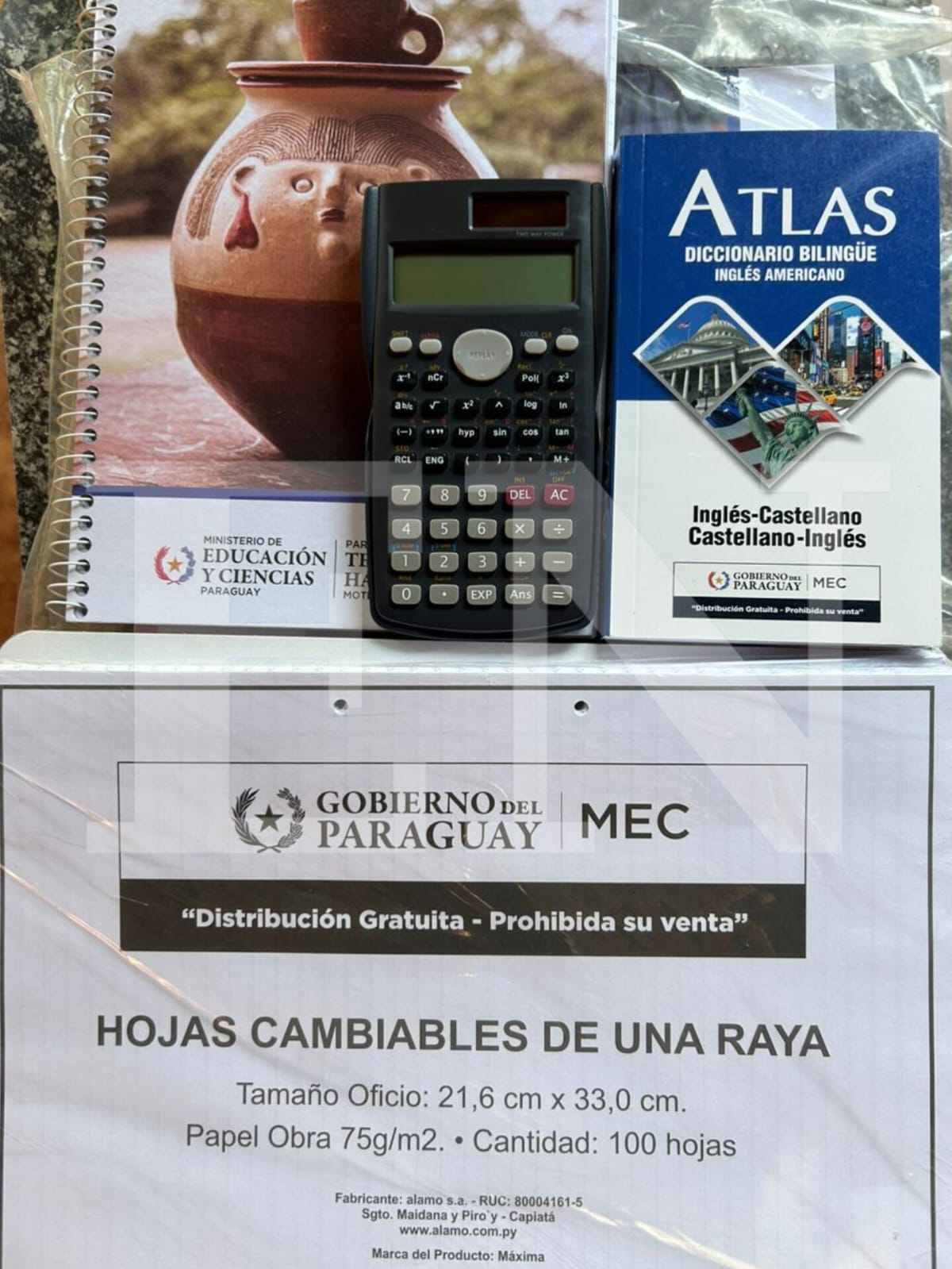 Kit de útiles escolares para la secundaria. Foto: Regina Sosa.