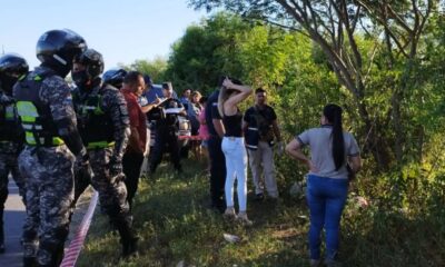 El macabro hallazgo se dio al costado de la ruta. Foto: Captura @CamusClickPy.