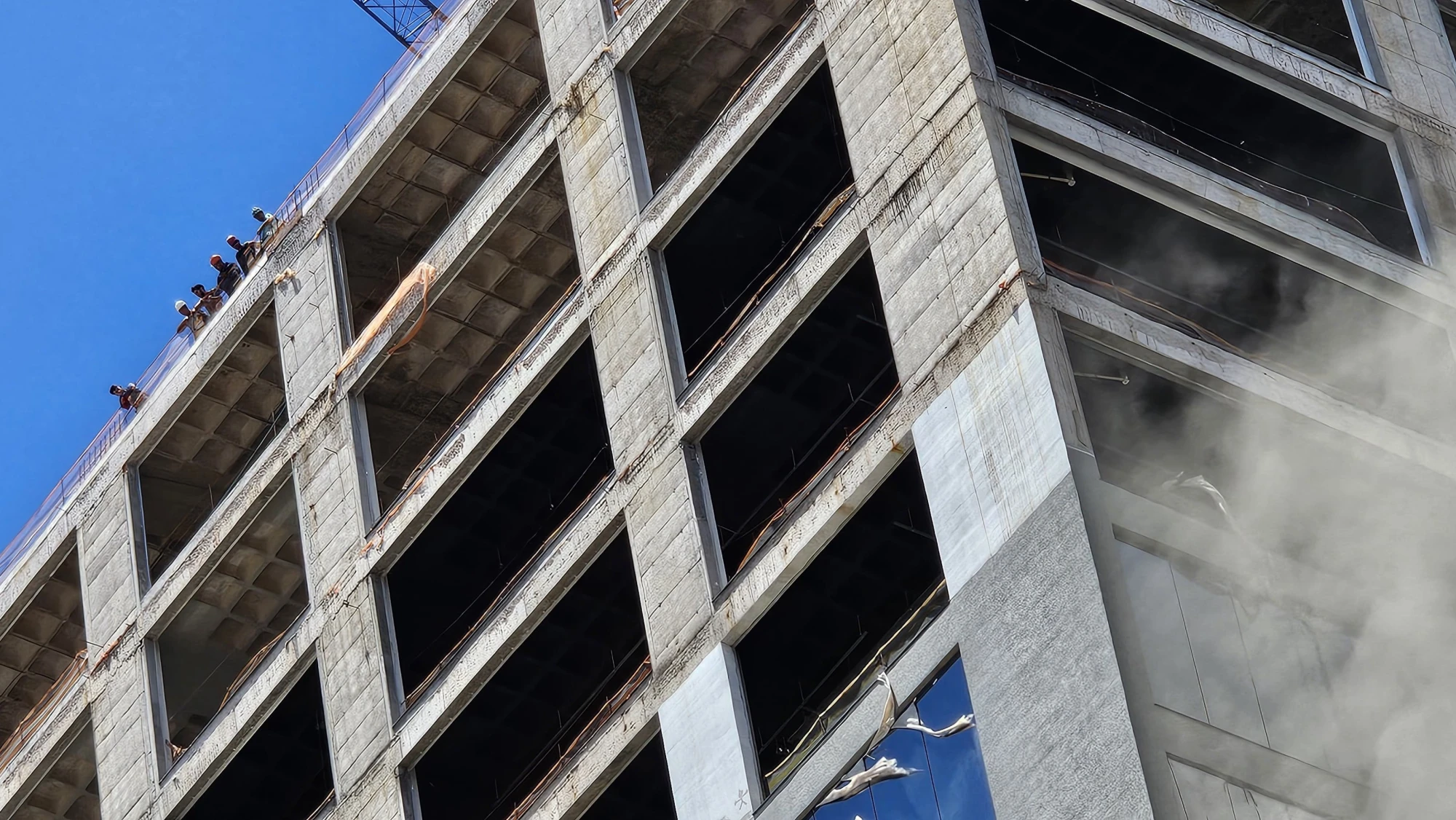 Incendio en edificio de Ciudad del Este. Foto: