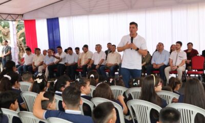 Presidente Santiago Peña durante el acto de inicio de año escolar. Foto: MEC.