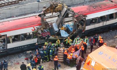 Así ququedó el tren diez bombas con temporizadores colocadas en cuatro trenes suburbanos con destino a la estación de Atocha. Foto: DW.