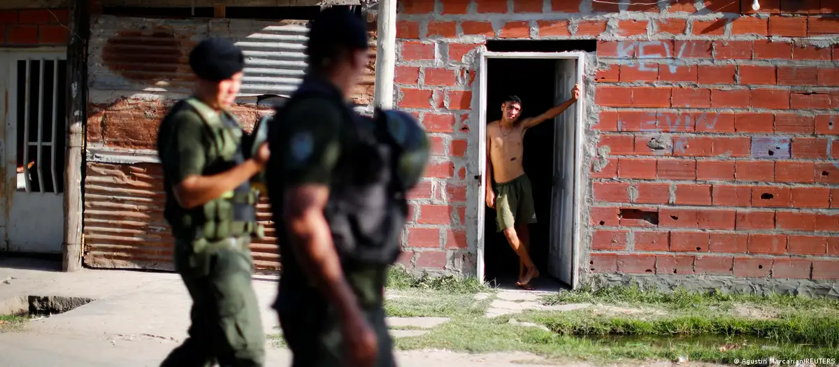 Fuerzas policiales patrullan en Rosario, Argentina. Foto: DW