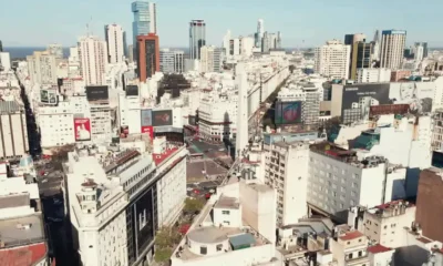 Una imagen aérea del centro de Buenos Aires, Argentina. En algunos países de América Latina existen ciertas normativas ante plataformas como Airbnb, pero la falta de revisión y cumplimiento demora la aplicación de una regulación estricta. Foto: DW.