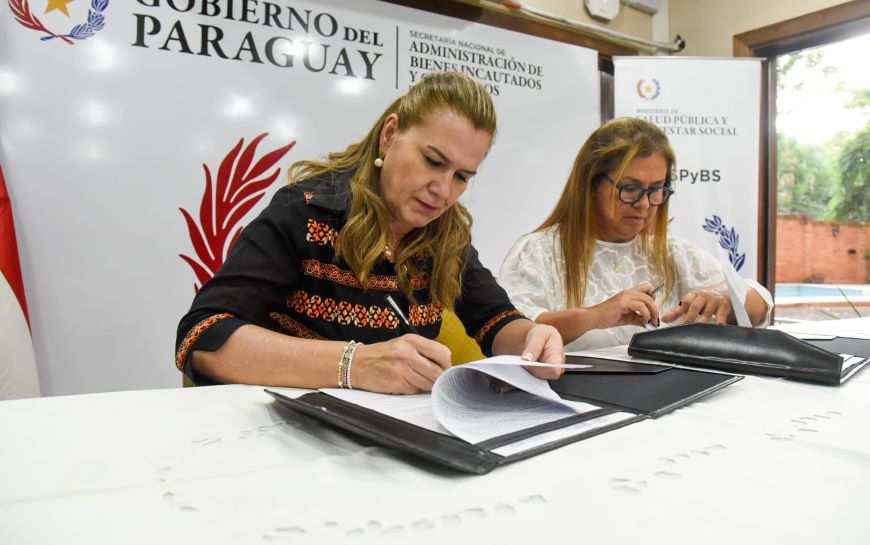 Firma de convenio entre el Ministerio de Salud y Senabico. Foto: MSP BS.