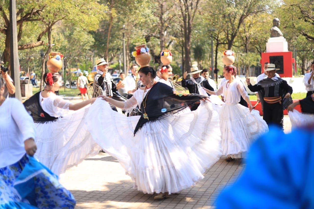 Ballet Folclórico Municipal de Asunción. Cortesía