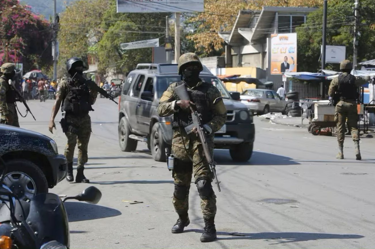 Centro de Puerto Príncipe, militarizado. Foto: AP.