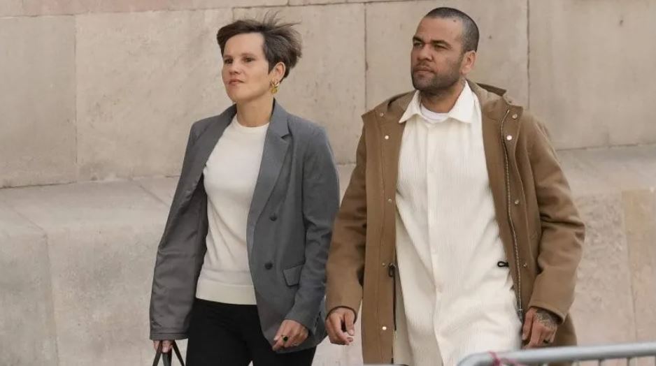 Dani Alves se presentó por primera vez ante la Justicia tras su libertad condicional (Eric Fontcuberta/EFE)