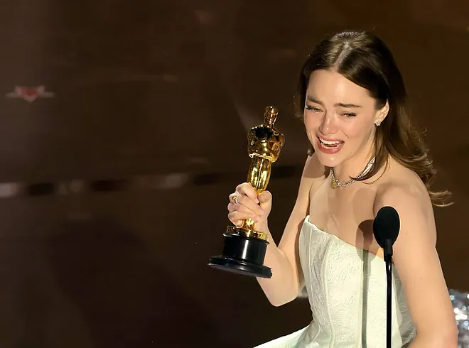 Emma Stone recibiendo el Oscar. Cortesía