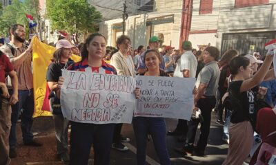 Estudiantes piden mantener gratuidad de la educación. Foto: @CelesteHoudin