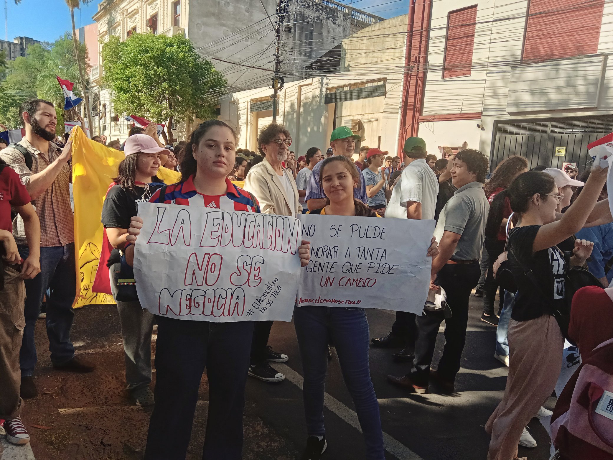 Estudiantes piden mantener gratuidad de la educación. Foto: @CelesteHoudin