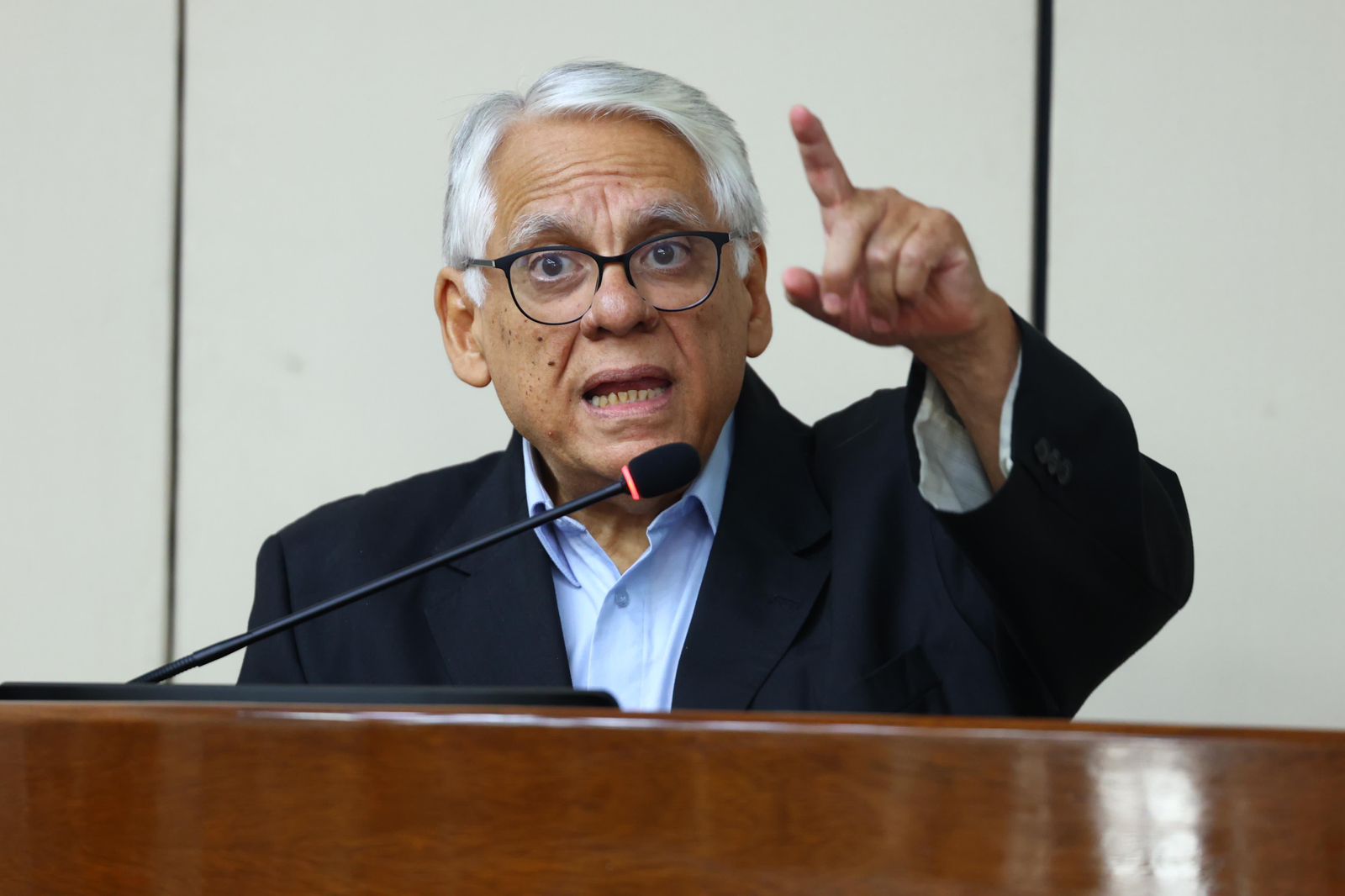 Ignacio Iramain desde el atril del Senado dio su discurso. Foto: Gentileza.