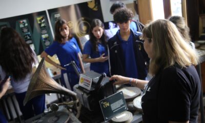 Estudiantes en la Manzana de la Rivera. Cortesía