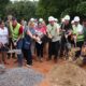 Presidente de la República y la Primera Dama en la palada inicial de las obras. Foto: Gentileza.