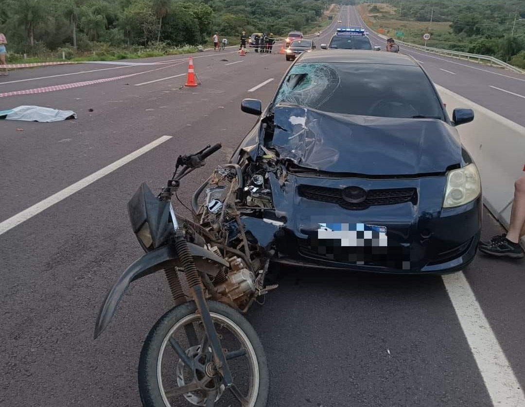 Accidente fatal sobre la ruta PY02 en Caacupe. Foto: Bomberos de Caacupé.