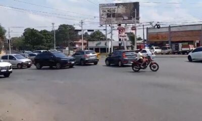 Calor, cortes de energía y caos en la ciudad de por caída de semáforos. Foto: Captura.