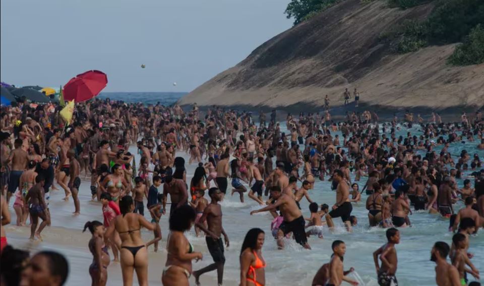 Ola de calor en Brasil: la sensación térmica en Río de Janeiro superó los 60 grados. Foto: Infobae.