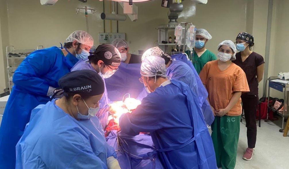 En la tarde del sábado, en Clínicas, se realizó una cirugía de ablación, que brindará mejor calidad de vida a cuatro personas. Foto: Gentileza.