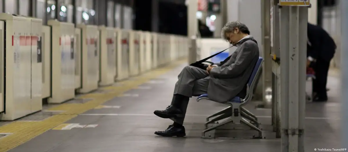 Japón es un país donde se trabajan largas horas y eso hace que muchos empleados piensen en renunciar. Foto: DW.