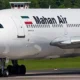 Avión en el aeropuerto de Irán. Foto: DW.