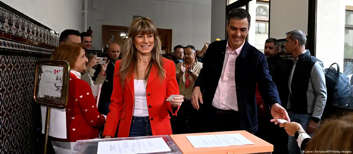 Pedro Sánchez y su esposa Begoña Gomez. Foto: DW. Archivo.