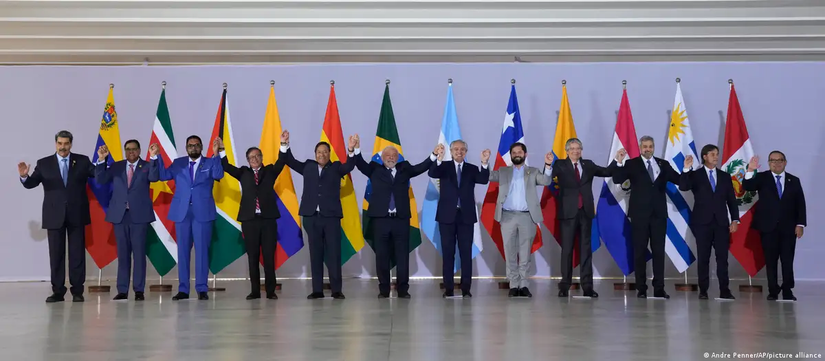 Cumbre de presidentes sudamericanos en 2023. Foto: DW. Archivo.