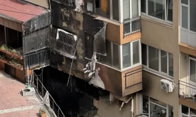 Imagen del edificio que muestra el rastro del incendio en Estambul, Turquía. Foto: DW.