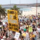 Protesta contra el turismo de masas en Fuerteventura.Imagen: Europa Press Canarias/dpa/picture alliance