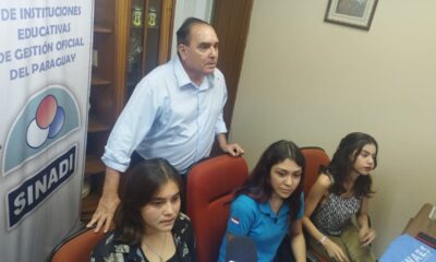 Reunión entre estudiantes y directores de instituciones educativas, ayer lunes, sobre el proyecto de ley "Hambre cero". Foto: 1020 AM.