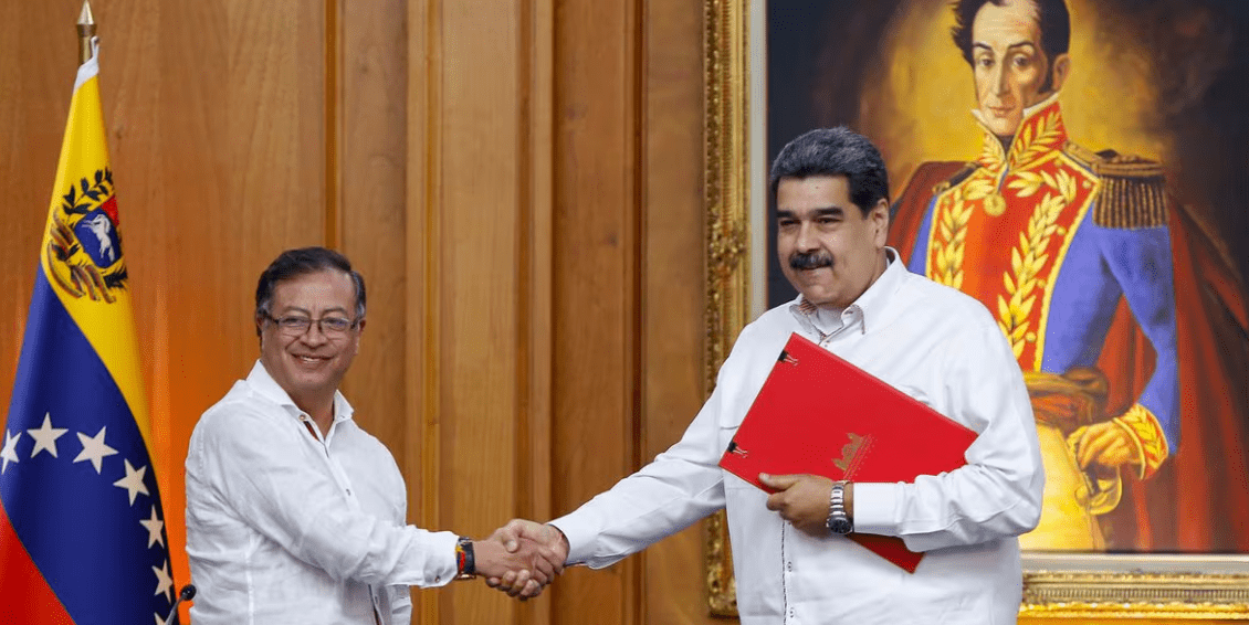 Gustavo Petro y Nicolás Maduro. Foto: El País.