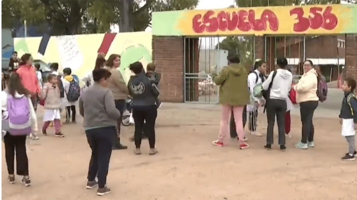 Maestra de la Escuela 365 fue denunciada por maltratar de un menor de 6 años. Foto: Captura.