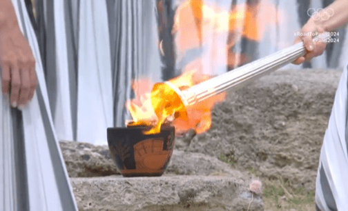 Encendido de antorcha olímpica para los JJ.OO en Paris, Francia. Foto: Captura.