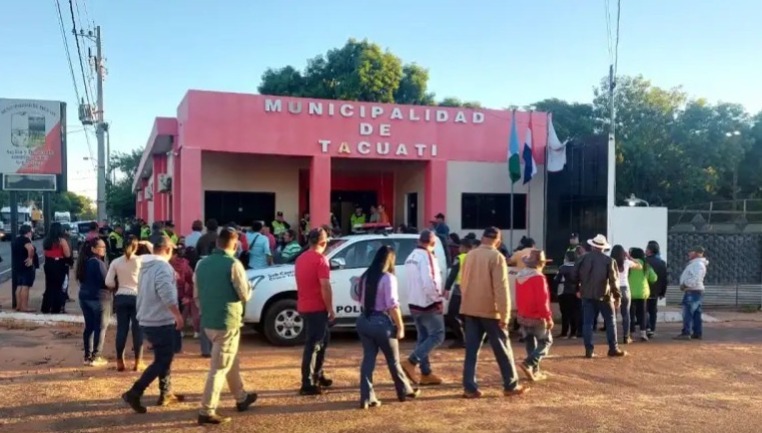 Fachada de la Municipalidad de Tacuatí. Foto: Carlos Aquino.