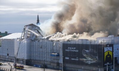 Incendio en el histórico edificio de la antigua bolsa de Copenhague. Foto: X