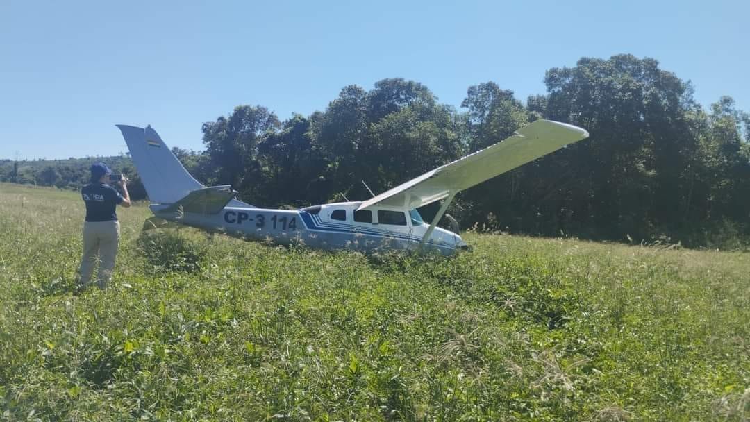 La avioneta quedó a disposición del Ministerio Público para peritaje. Foto: Gentileza.