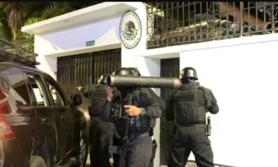 Imágenes de la incursión policial ecuatoriana en embajada de México. Foto: AFP. Archivo.