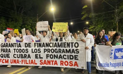 Marcha de estudiantes universitarios. Foto: R. 1080 AM.