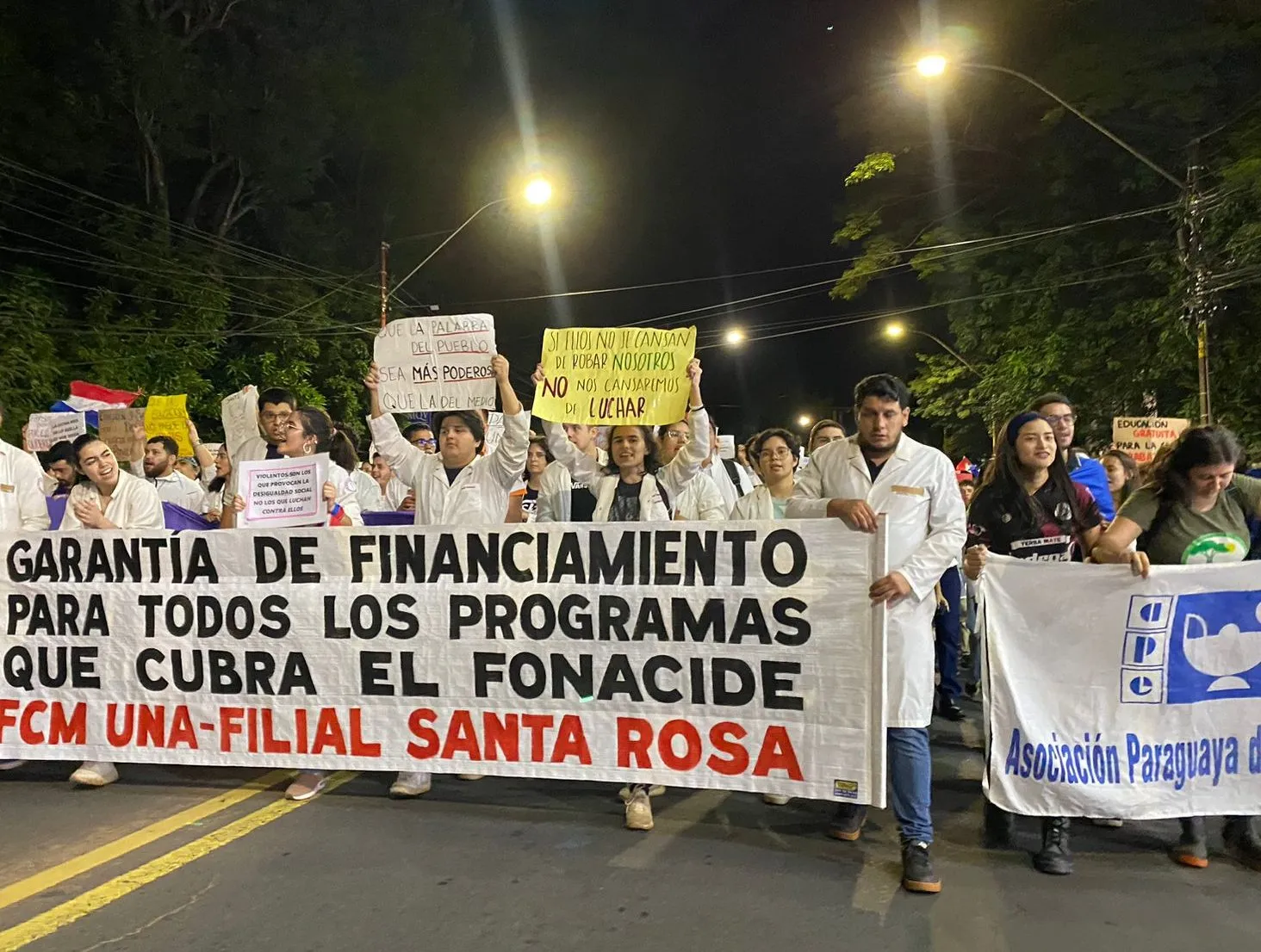 Marcha de estudiantes universitarios. Foto: R. 1080 AM.