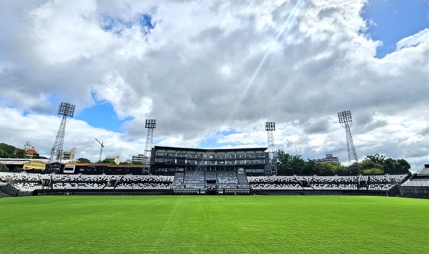 Estadio Osvaldo Domínguez Dibb. Foto: @cotonogues.