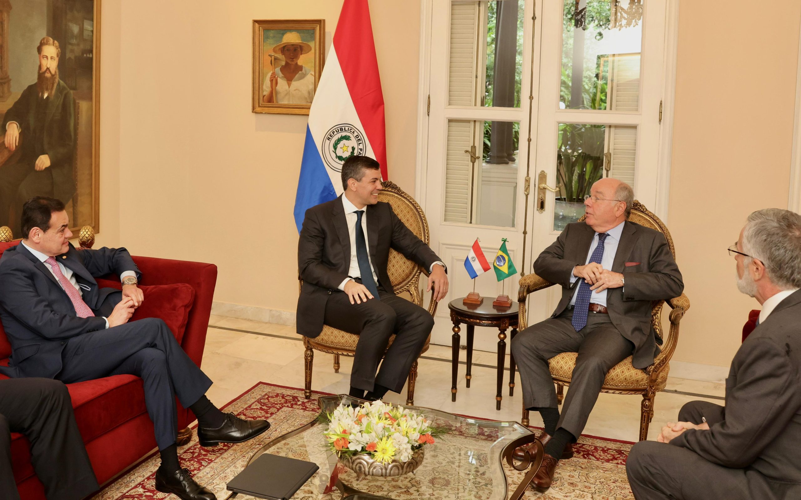 Santiago Peña con el canciller de Brasil, Mauro Vieira. Foto: Gentileza.