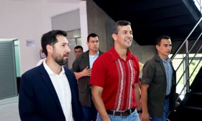 Santiago Peña llegando a la futura Policlínica de la UCP. Foto: Gentileza.