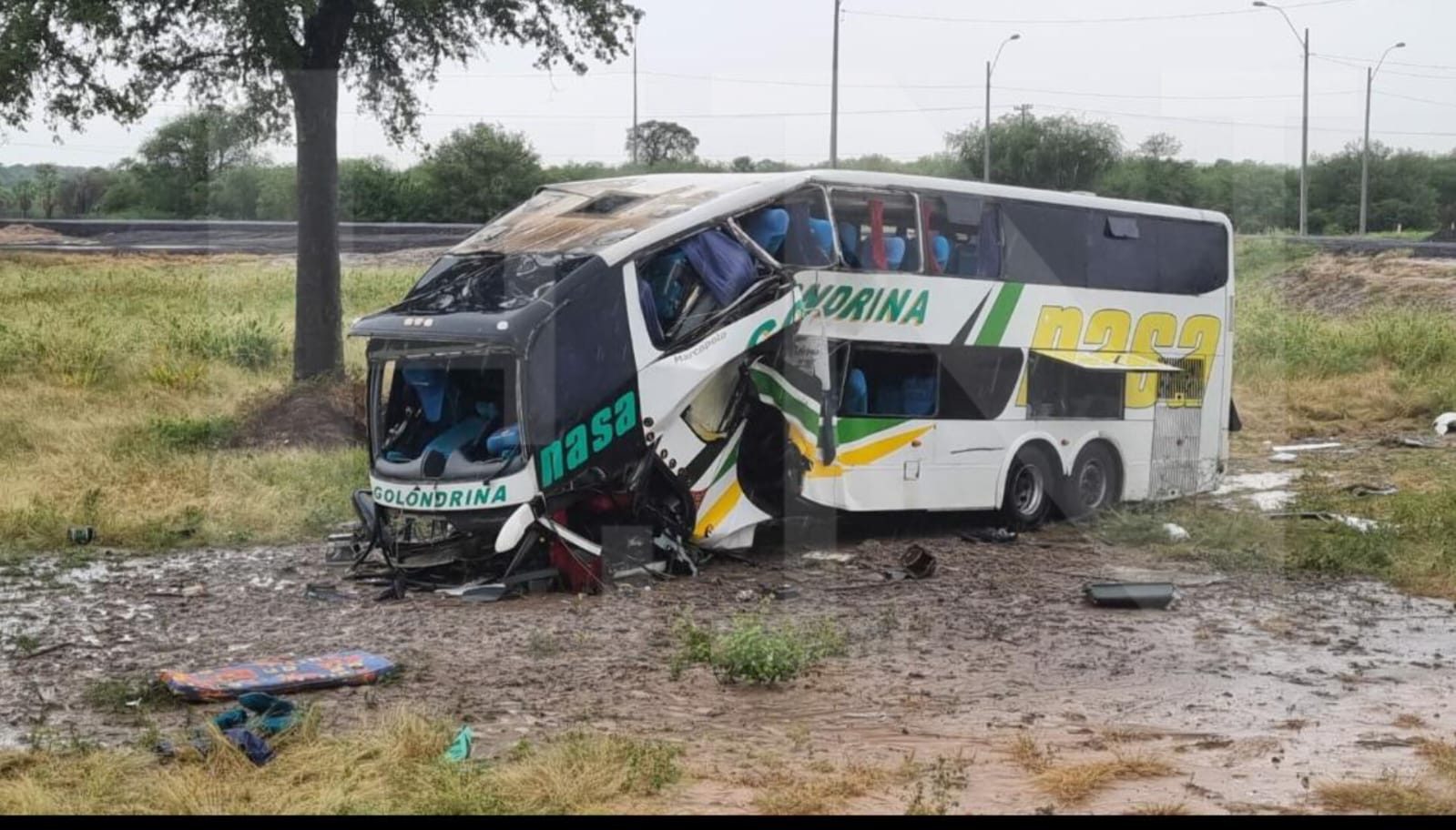 Así quedó el bus tras el accidente. Foto: Gentileza.